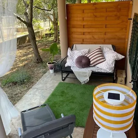 Apartment Garden Cozy